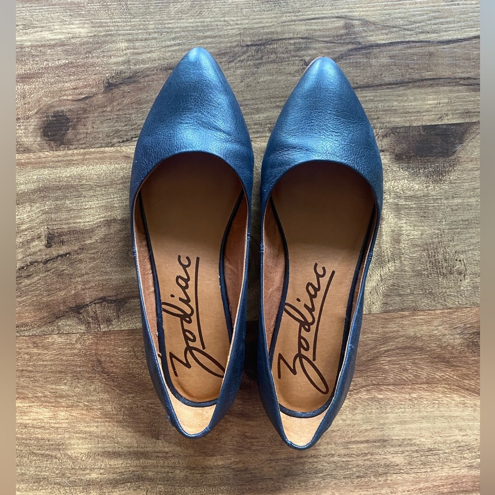 Zodiac Black Flats size 8